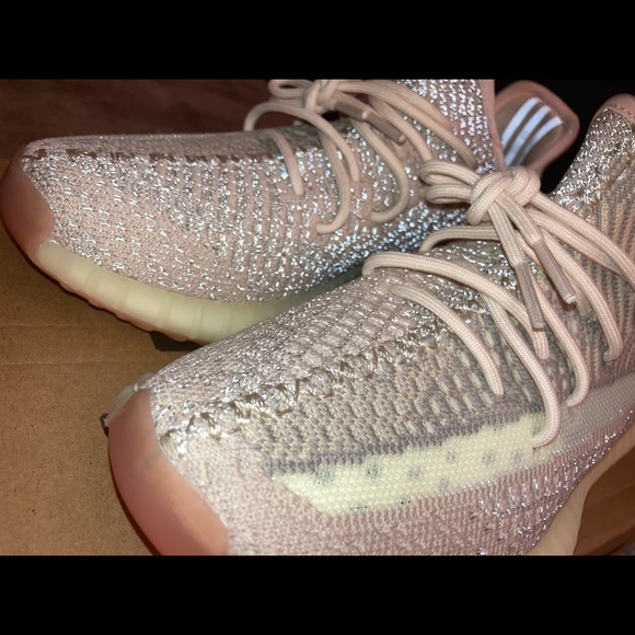 Yeezy 350 - Picture 4 of 4